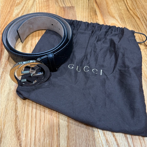 Gucci Black Leather Belt with Silver Logo Buckle - Picture 1 of 5